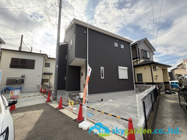 茅ヶ崎市香川5丁目　新築戸建　全11棟1号棟の前面道路含む現地写真