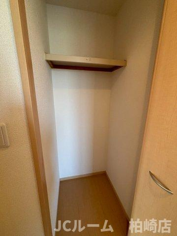 柏崎市三和町のアパートの収納