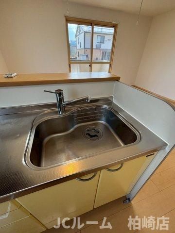 柏崎市三和町のアパートのキッチン