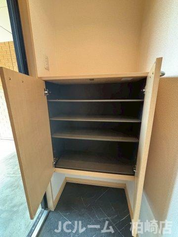 柏崎市三和町のアパートの収納