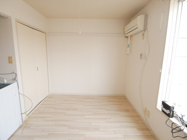 ツインコートBの居間・リビング|写真は別室の物です。現況優先。