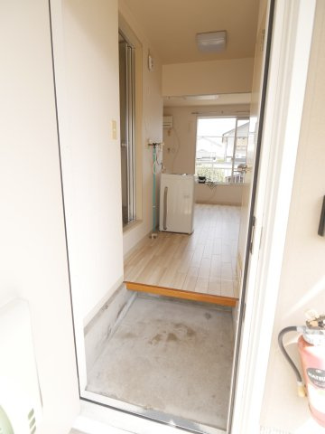 ツインコートBの玄関|写真は別室の物です。現況優先。