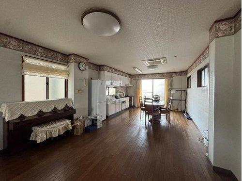 餌差町　中古戸建の居間・リビング