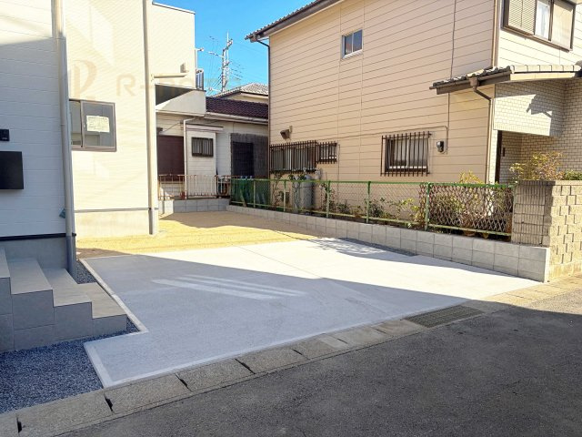 守谷市百合ケ丘10期　新築戸建て　1号棟の駐車場|カースペースは2台お停めいただけます♪
