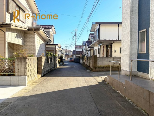 守谷市百合ケ丘10期　新築戸建て　1号棟の前面道路含む現地写真|堂々！建物完成♪実際のお部屋をご見学可能です♪
ご見学が一番の資料！お気軽にお問い合わせ下さい♪
