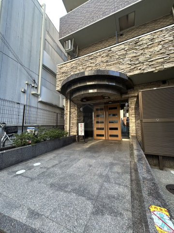 パークウェル高円寺駅前のエントランス