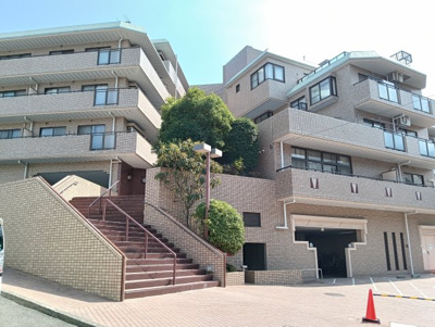 【外観】 | ロイヤルプラザ三ツ沢 | 外観は落ち着いています