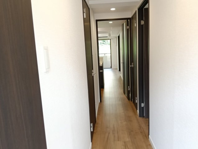 【玄関】 | ロイヤルプラザ三ツ沢 | ゆったりとした玄関です