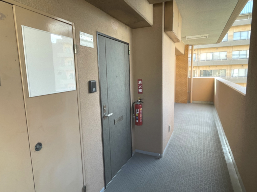 ダイアパレスグランドール四番街大手町のその他共用部分|北東側11階の廊下です。