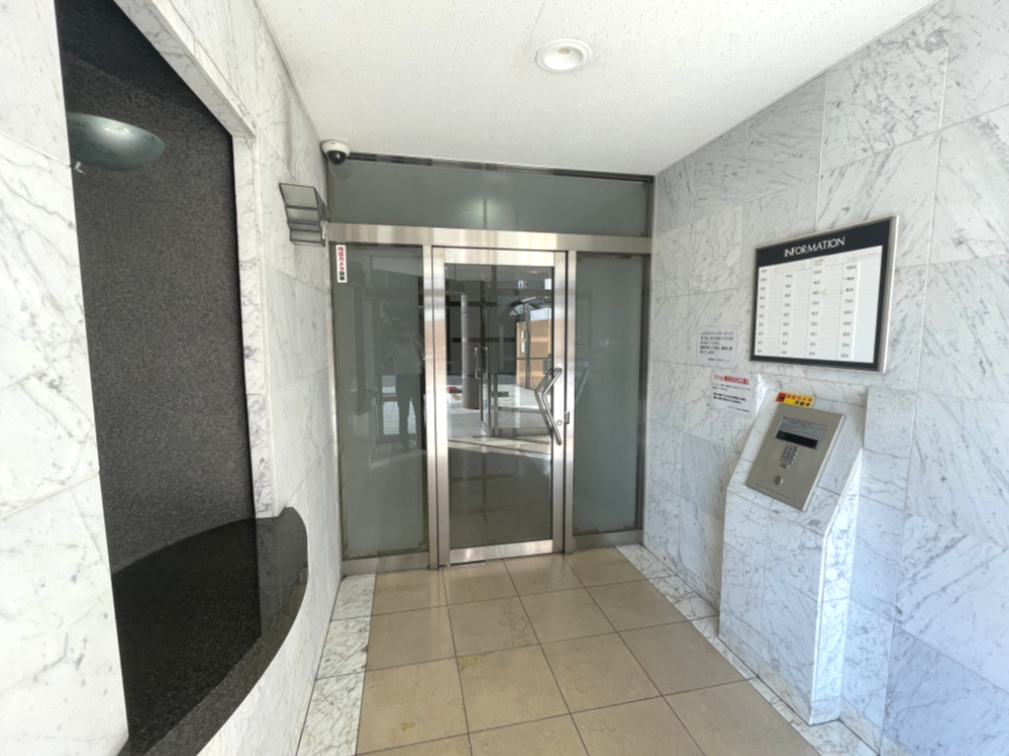 ダイアパレスグランドール四番街大手町のその他共用部分|1階のエントランスはオートロックです。不特定の出入りは不可となります。店舗利用は確認が必要です。