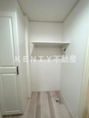 【設備】 | ハーミットクラブハウス横浜岸谷 | 洗濯機置き場は便利な棚付き！