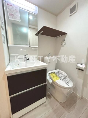 【洗面所】 | ハーミットクラブハウス横浜岸谷 | 脱衣スペースもあります