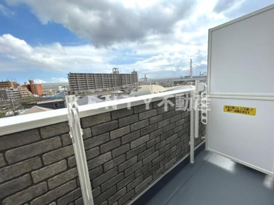 【展望】 | ハーミットクラブハウス横浜岸谷 | 外からの目が気にならないバルコニーで洗濯物が干せます