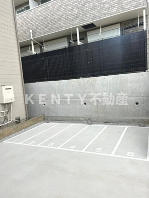 【その他共用部分】 | ハーミットクラブハウス横浜岸谷 | 駐車場に車を止められます