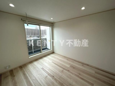 【居間・リビング】 | ハーミットクラブハウス横浜岸谷 | ゆったり過ごせる居間です