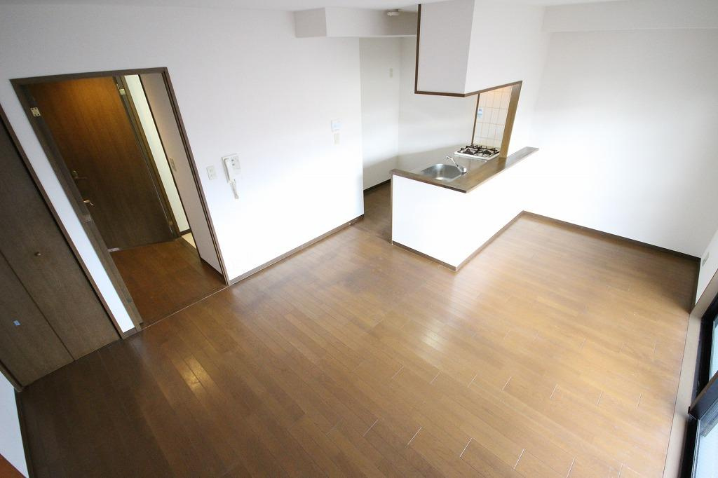 プラザハイツ二ツ屋　E棟の居間・リビング|※お部屋により仕様が異なる場合があります。