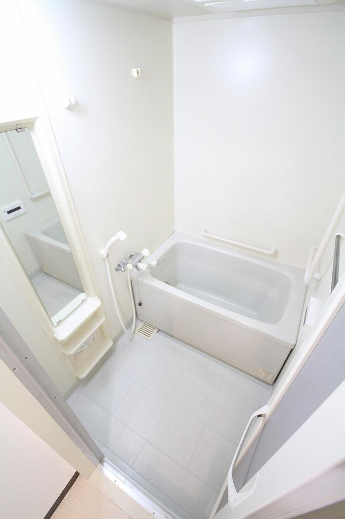 プラザハイツ二ツ屋　E棟の浴室|※お部屋により仕様が異なる場合があります。