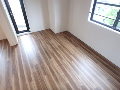 【洋室】 | Ｌａ・Ｄｏｕｃｅｕｒ西宮北口 | 明るい洋室です