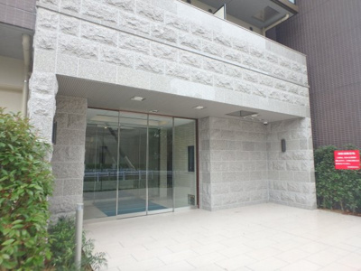 【エントランス】 | Ｌａ・Ｄｏｕｃｅｕｒ西宮北口 | ゆとりのあるエントランスです