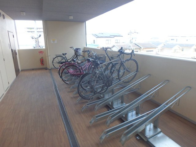 【その他共用部分】 | Ｌａ・Ｄｏｕｃｅｕｒ西宮北口 | 駐輪スペースです