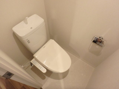 【トイレ】 | Ｌａ・Ｄｏｕｃｅｕｒ西宮北口 | 落ち着いた色調のトイレです