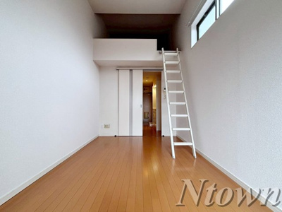 【その他】 | villa志賀本通(ヴィラシガホンドオリ) | こちらの居間で趣味の時間をお楽しみください