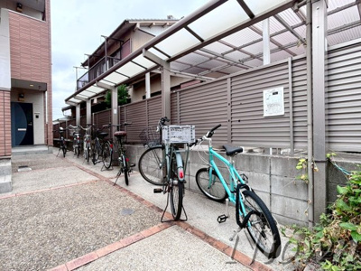【その他共用部分】 | villa志賀本通(ヴィラシガホンドオリ) | 駐輪場です