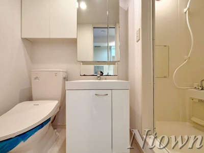 【独立洗面台】 | villa志賀本通(ヴィラシガホンドオリ) | 朝の身支度には欠かせない独立洗面化粧台