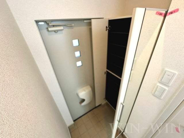 ブールバールの玄関