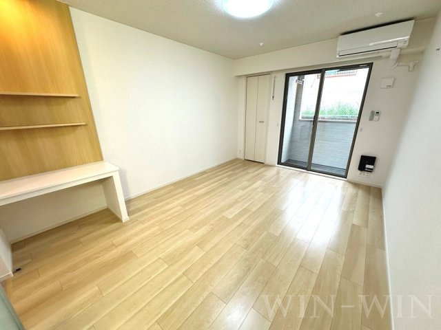 ブールバールの居間・リビング