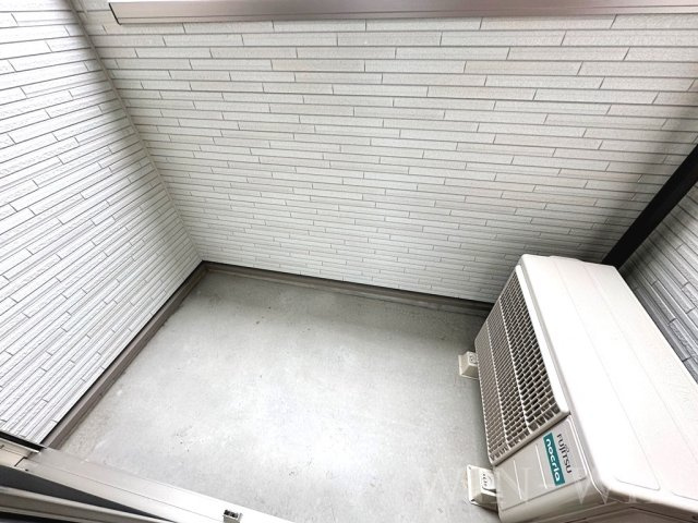 ブールバールのバルコニー