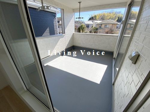 【バルコニー】 | 【仲介手数料０円】平塚市岡崎第23　新築一戸建て　全3棟 | 平塚市岡崎第23　新築一戸建て　全3棟