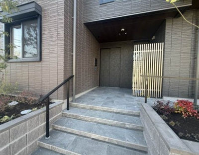 【エントランス】 | ボヤージュ春日