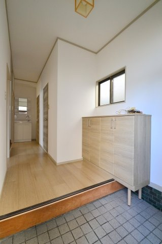 広島市西区井口１丁目の一戸建ての玄関