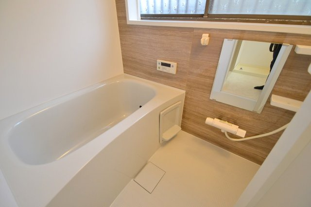 広島市西区井口１丁目の一戸建ての浴室