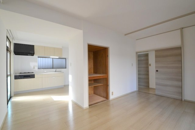 広島市西区井口１丁目の一戸建ての居間・リビング