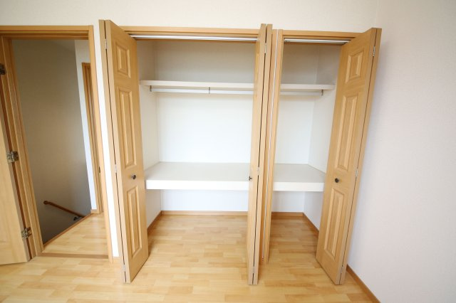 赤城館の収納|別部屋反転間取のお写真になります。参考にご覧くださいませ。