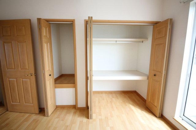 赤城館の収納|別部屋反転間取のお写真になります。参考にご覧くださいませ。