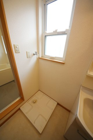 赤城館の洗面所|別部屋反転間取のお写真になります。参考にご覧くださいませ。