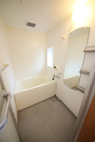 赤城館の浴室|別部屋反転間取のお写真になります。参考にご覧くださいませ。