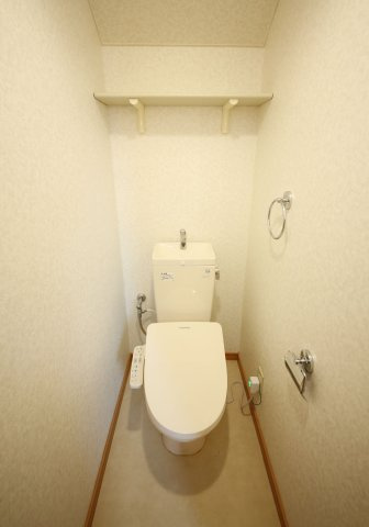 赤城館のトイレ|別部屋反転間取のお写真になります。参考にご覧くださいませ。