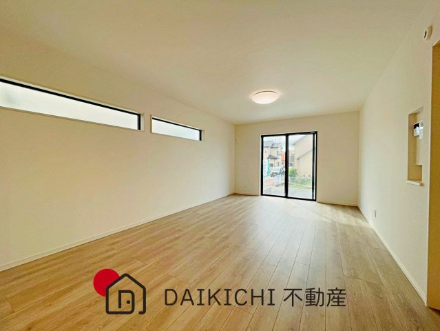 【居間・リビング】 | 鴻巣市宮前第1期　ワイウッドコート　新築戸建　全8棟　1号棟