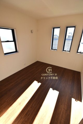 リーブルガーデン  水戸見川　12期　1の洋室|採光バッチリ・通風良好です。
たっぷり差し込む陽光がお部屋を明るく照らします！