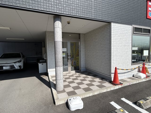 東浦K＆Mビルのエントランス
