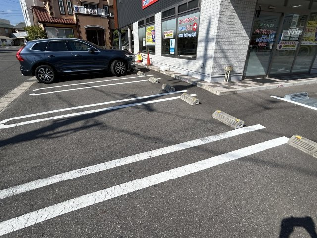 東浦K＆Mビルの駐車場