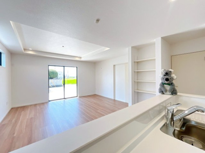 【キッチン】 | 前橋市朝倉町　新築住宅 | 汚れがつきにくく清潔感を保つガラストップガスコンロ。片面焼きグリルでお魚などもよりおいしく焼くことができ料理の幅も広がり、家族との食事も楽しくなる。