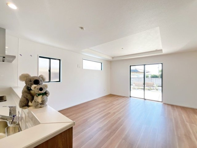 【居間・リビング】 | 前橋市朝倉町　新築住宅 | 気がづけば家族が集まって楽しい会話と食事が始まる。皆で笑って過ごす幸せ溢れるリビング。