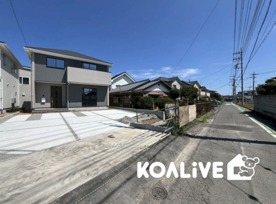 【外観】 | 前橋市朝倉町　新築住宅 | 窓からのあたたかい光をあびながらの朝食。今日も一日がんばれそう！と思えるリビング。