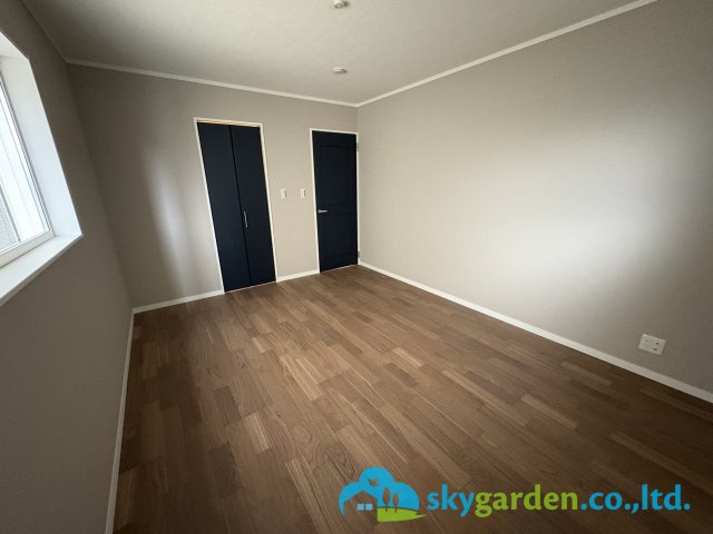 茅ヶ崎市香川5丁目　新築戸建　全11棟2号棟の寝室|落ち着いた色調の寝室です