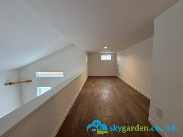 茅ヶ崎市香川5丁目　新築戸建　全11棟2号棟の内装|階段で昇降できる広いロフト